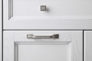 Тумба с раковиной ASB-Woodline Гранда 105 белая (патина серебро)